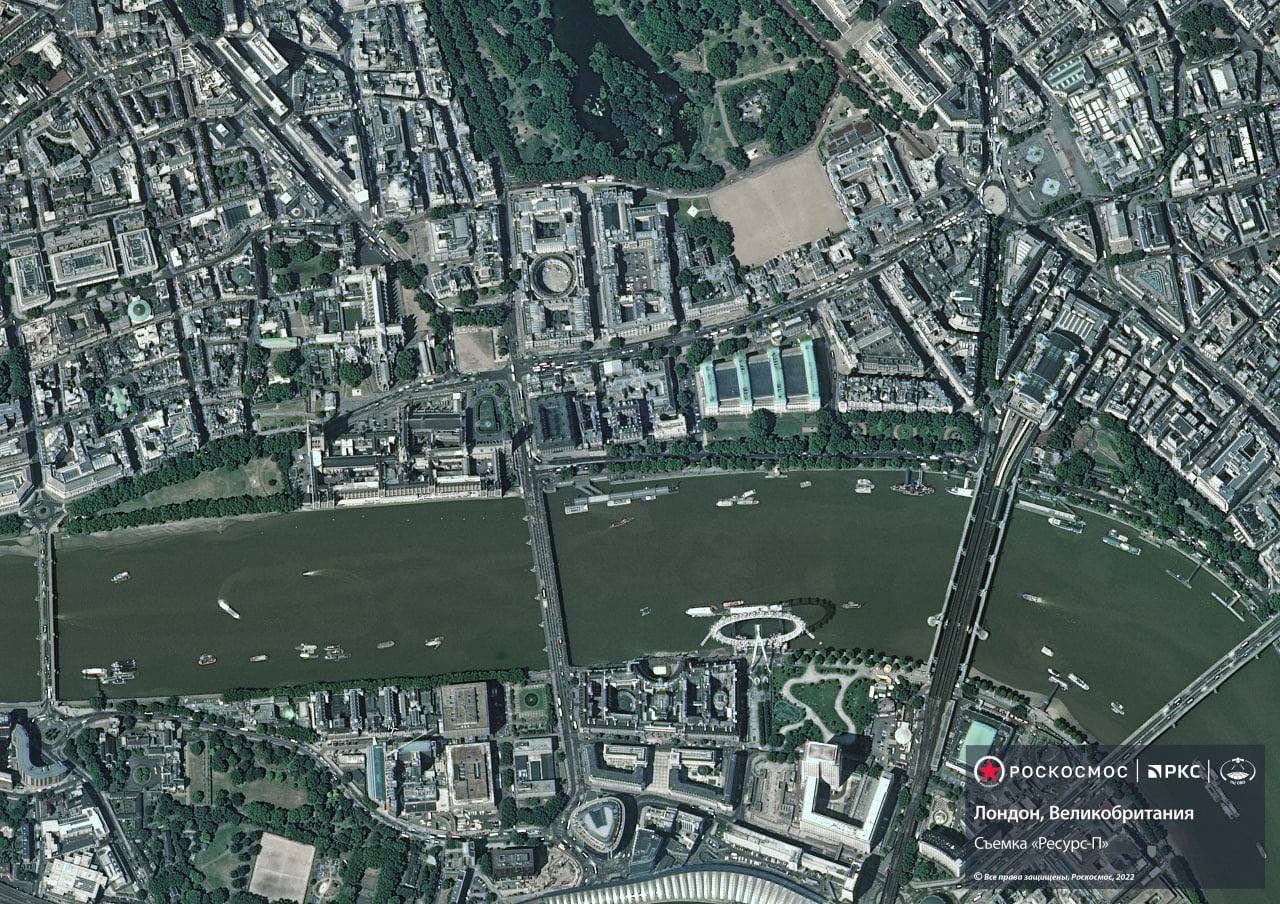 Роскосмос выложил спутниковые снимки резиденции премьера Британии