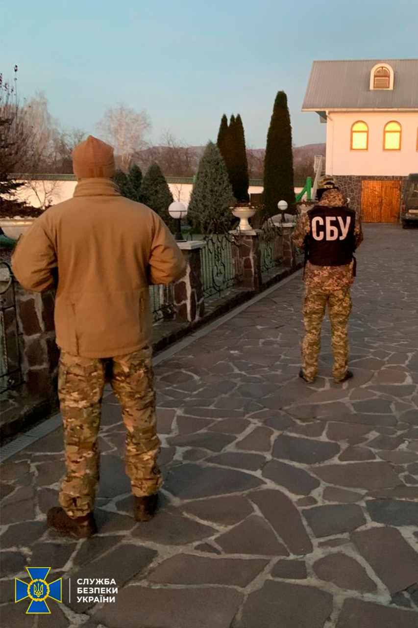 СБУ проводит обыски в Кирило-Мефодиевском монастыре под Мукачево