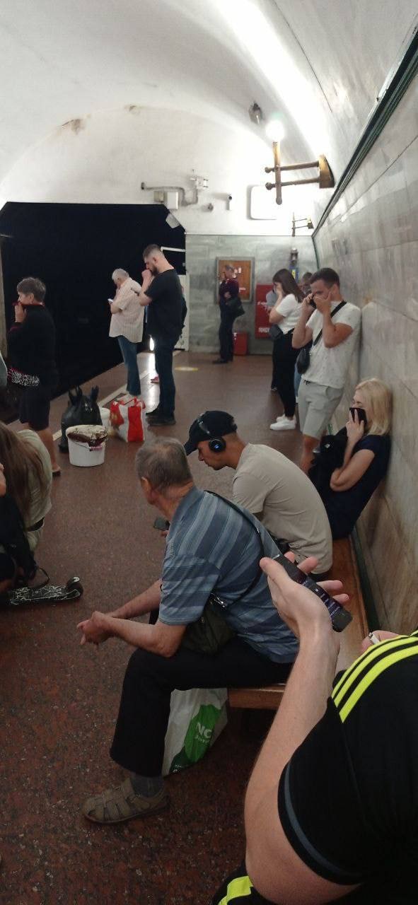 По данным очевидцев, на станции метро площадь Льва Толстого распылили газовый баллончик
