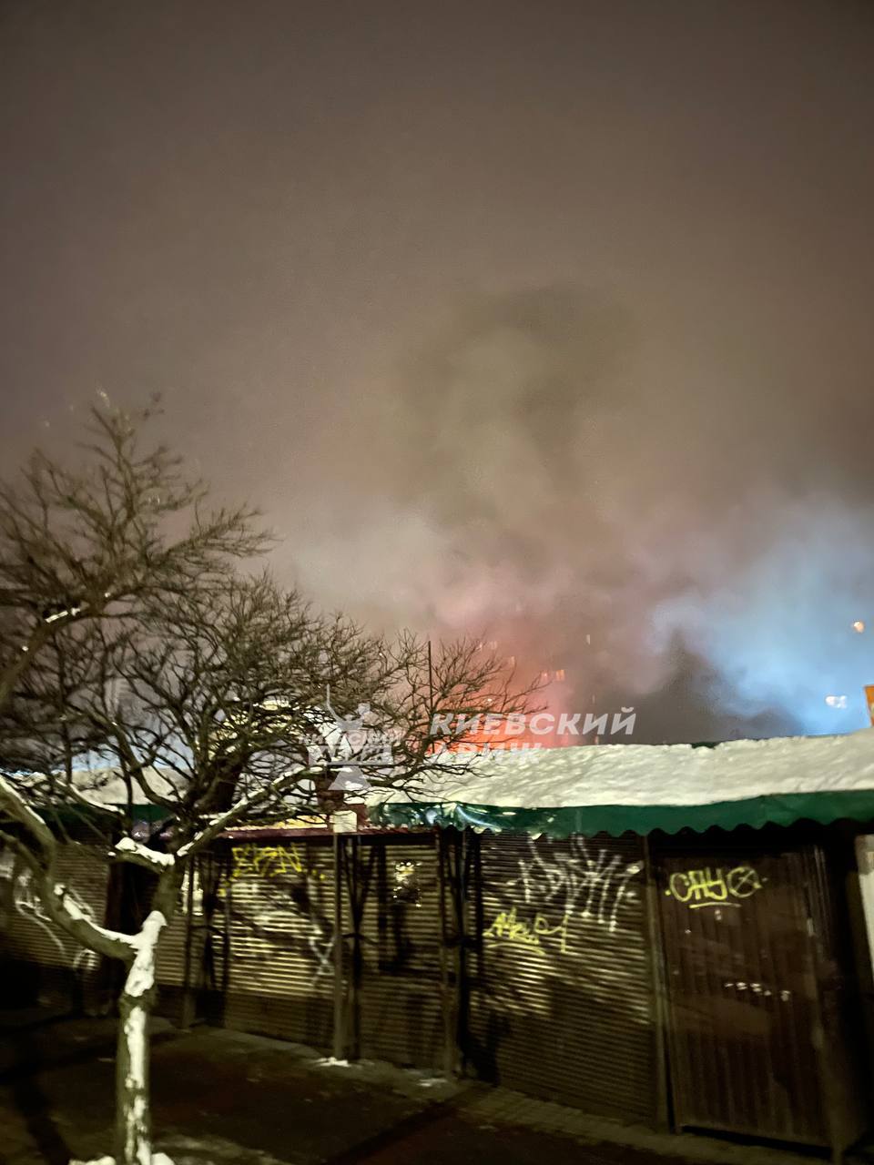 Пожар на Севастопольском рынке в Киеве