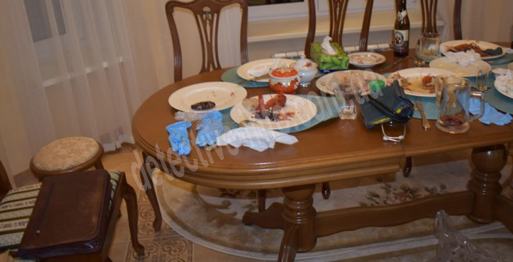 Фото стола, за которым перед смертью отдыхал судья Виталий Писанец