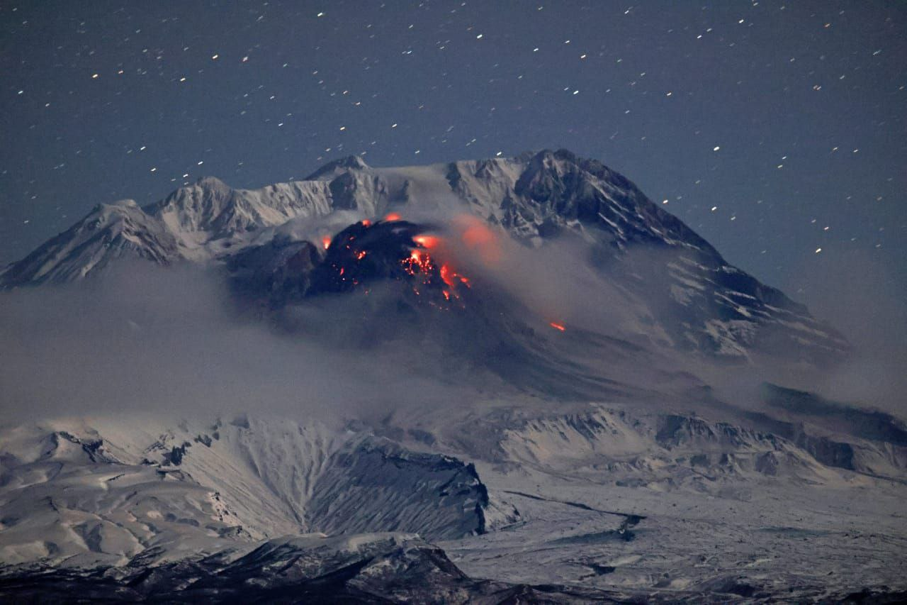 На Камчатке пробудился вулкан Шивелуч