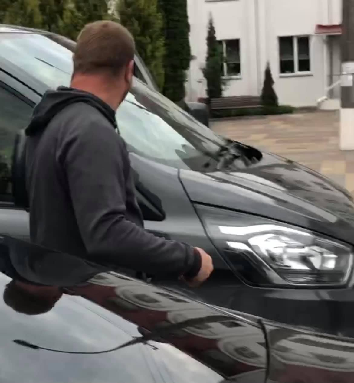 В Виннице произошло нападение на авто митрополита Варсонофия из УПЦ