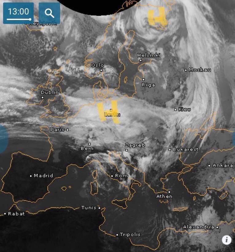 фото циклонов в небе над Украиной