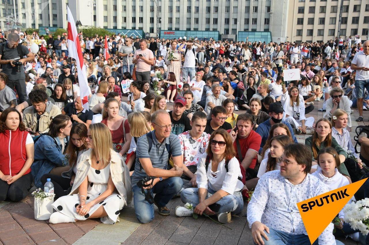 Минск протест у Дома правительства на площади Независимости