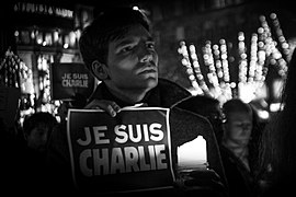 Демонстрант с плакатом "Я — Шарли" в Страсбурге