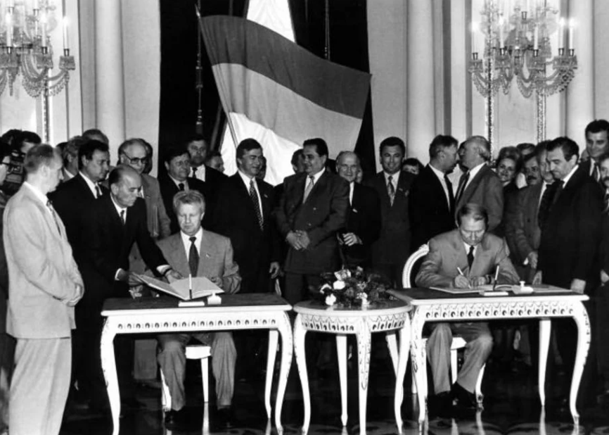 подписание Конституционного договора в 1995 году