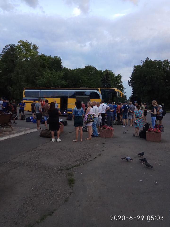 Автобусы, в которых шахтеры едут в Киев