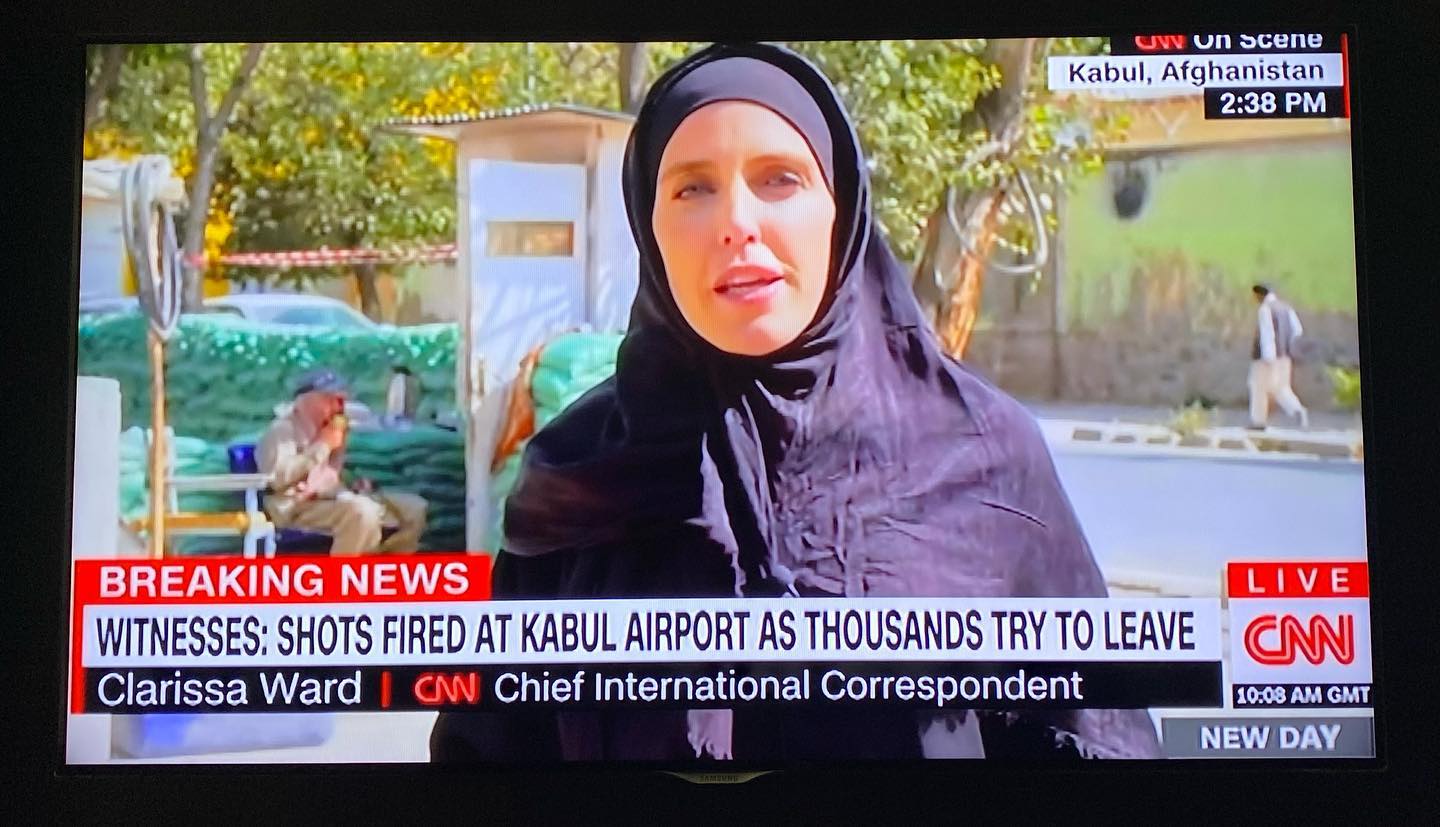Клариссу Уорд в Кабуле заставили одеть чадру