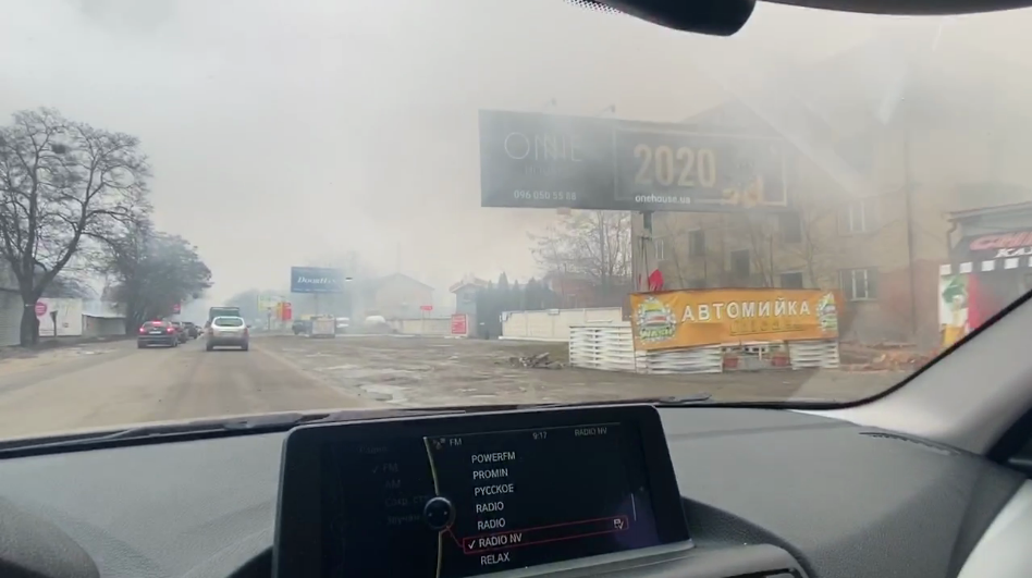 Дым от пожара в районе Крюковщины