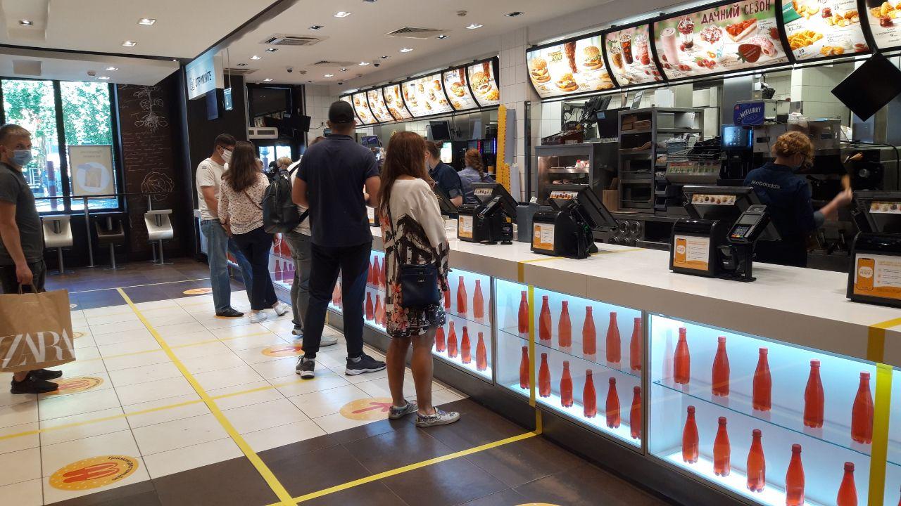 Как McDonald`s выходит из карантина. Фото: "Страна"