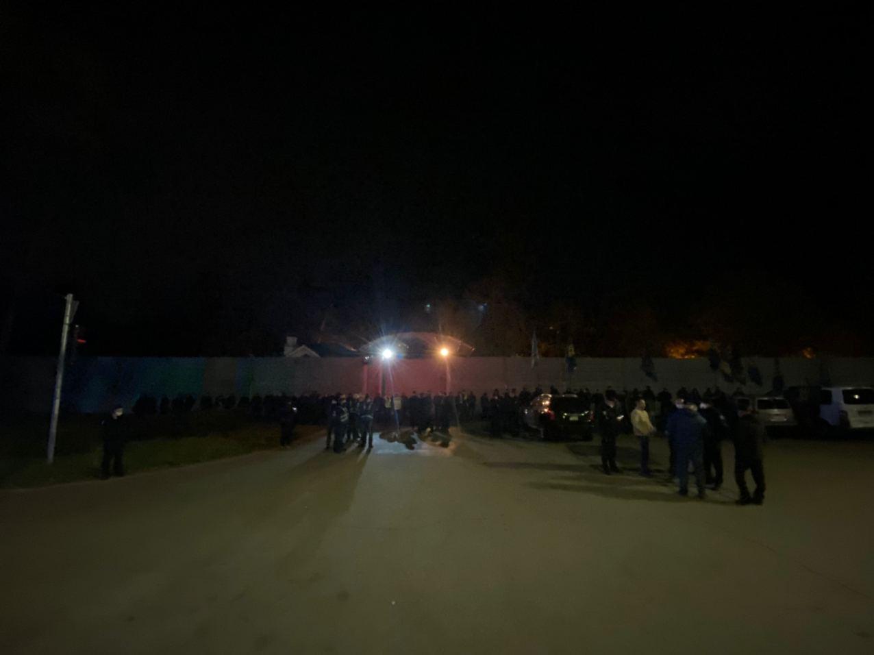 В Конча-Заспе готовятся к акции протеста. Фото: Страна