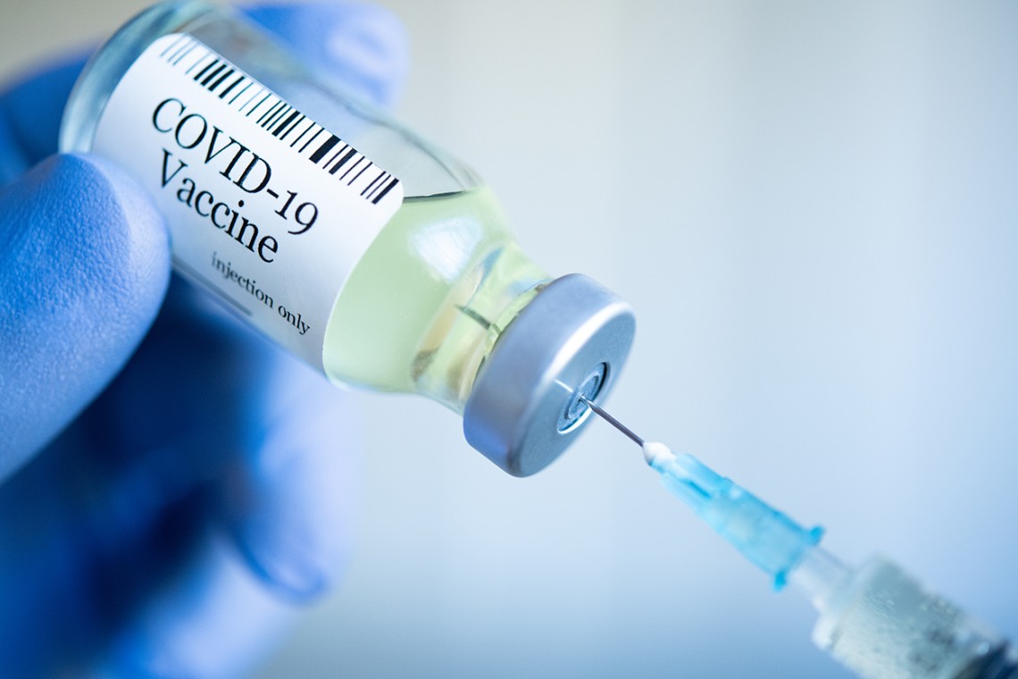 Почти половина украинцев категорически против прививок от ковида