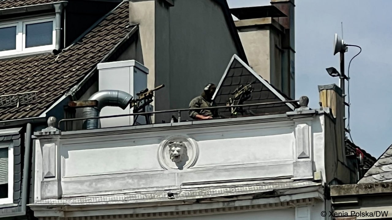 Снайперы на крыше