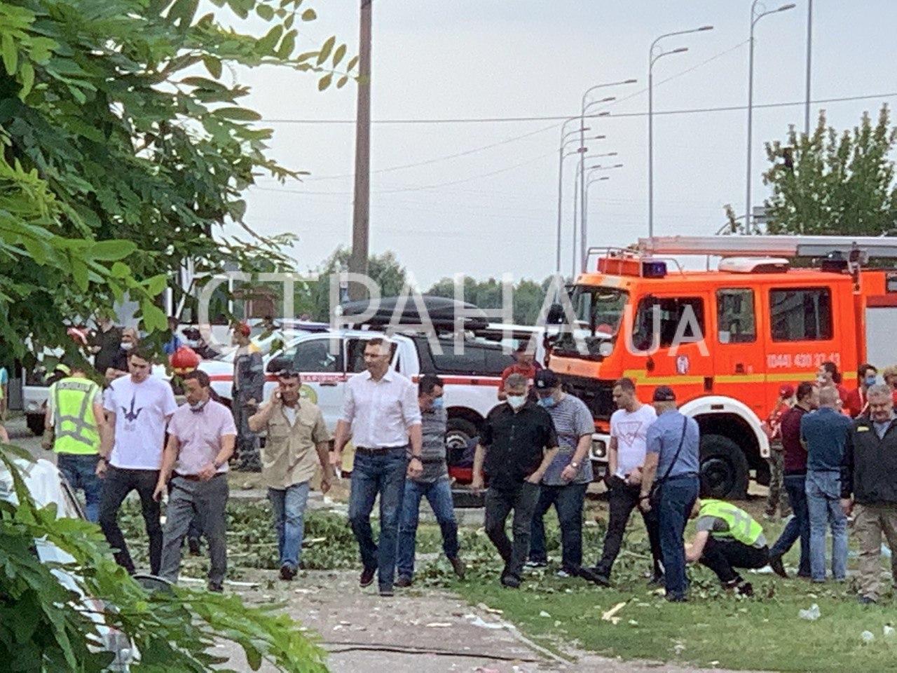 Взрыв дома в Киеве. К месту происшествия приехал Кличко и Аваков. Фото: Страна