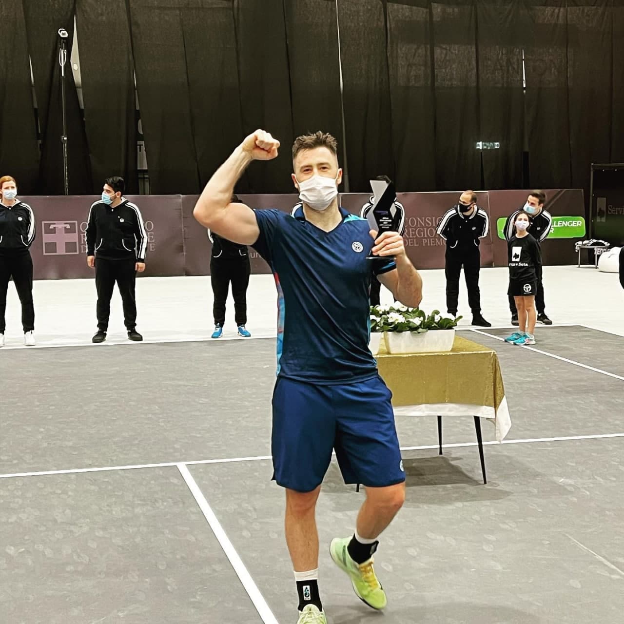 Украинский спортсмен Марченко разгромил легенду мирового тенниса Энди Маррея в финале турнира в Италии. Фото: Facebook