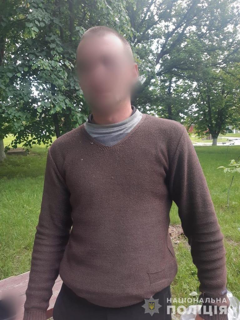 В Киевской области мужчина обстрелял соседей из-за лая собаки