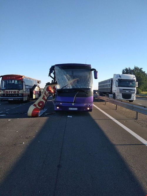 Фото с места аварии 13 августа в Кировоградской области, в которой погибли два человека. Фото: dostyp.com.ua