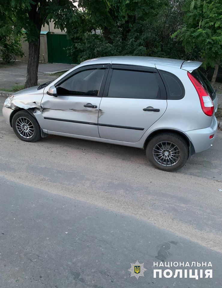 В Николаевской области произошло ДТП с молодым полицейским на мотоцикле. Фото