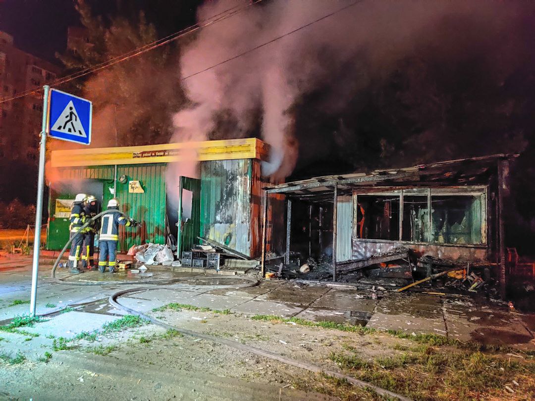 Во время пожара в киевских МАФах сгорела продавец овощей. Фото
