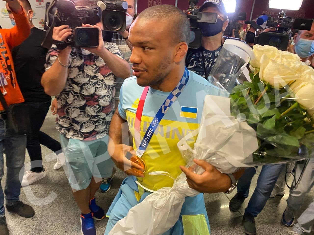 Олимпийские чемпионы вернулись в Украину