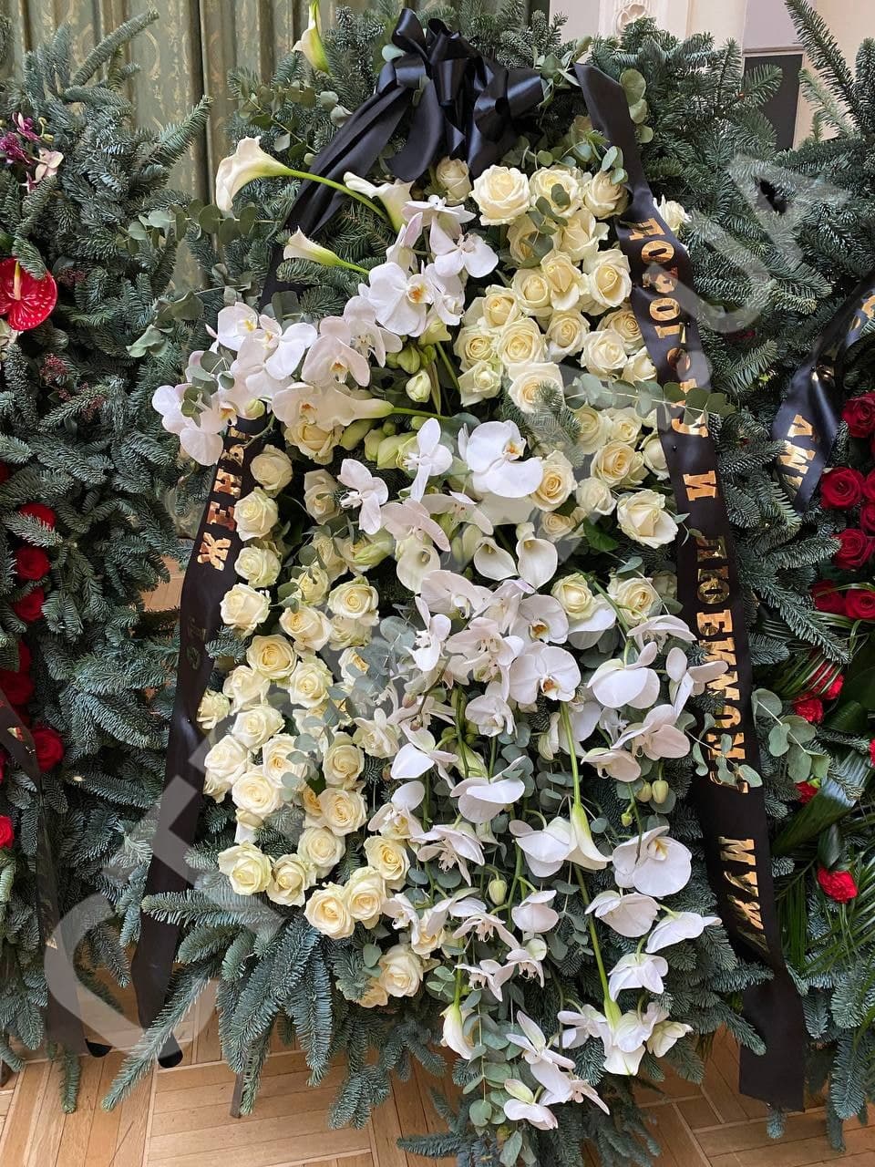 Похоронные венки на прощании со Звягильковым