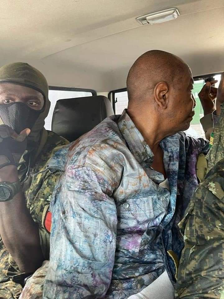 Задержанный мятежниками президент Гвинеи