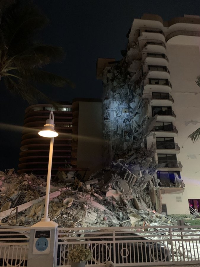Обрушенная многоэтажка под Майами