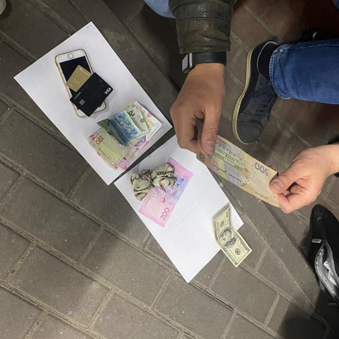Фото: женщину задержали в ходе оперативной закупки кокаина на 8 тысяч гривен