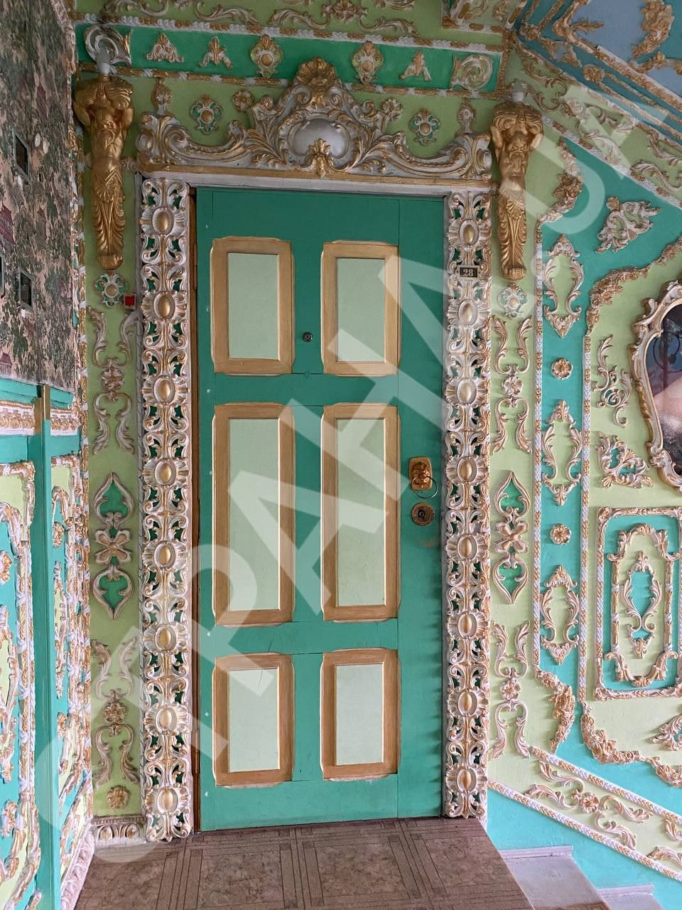 Дверь в квартиру киевского пенсионера