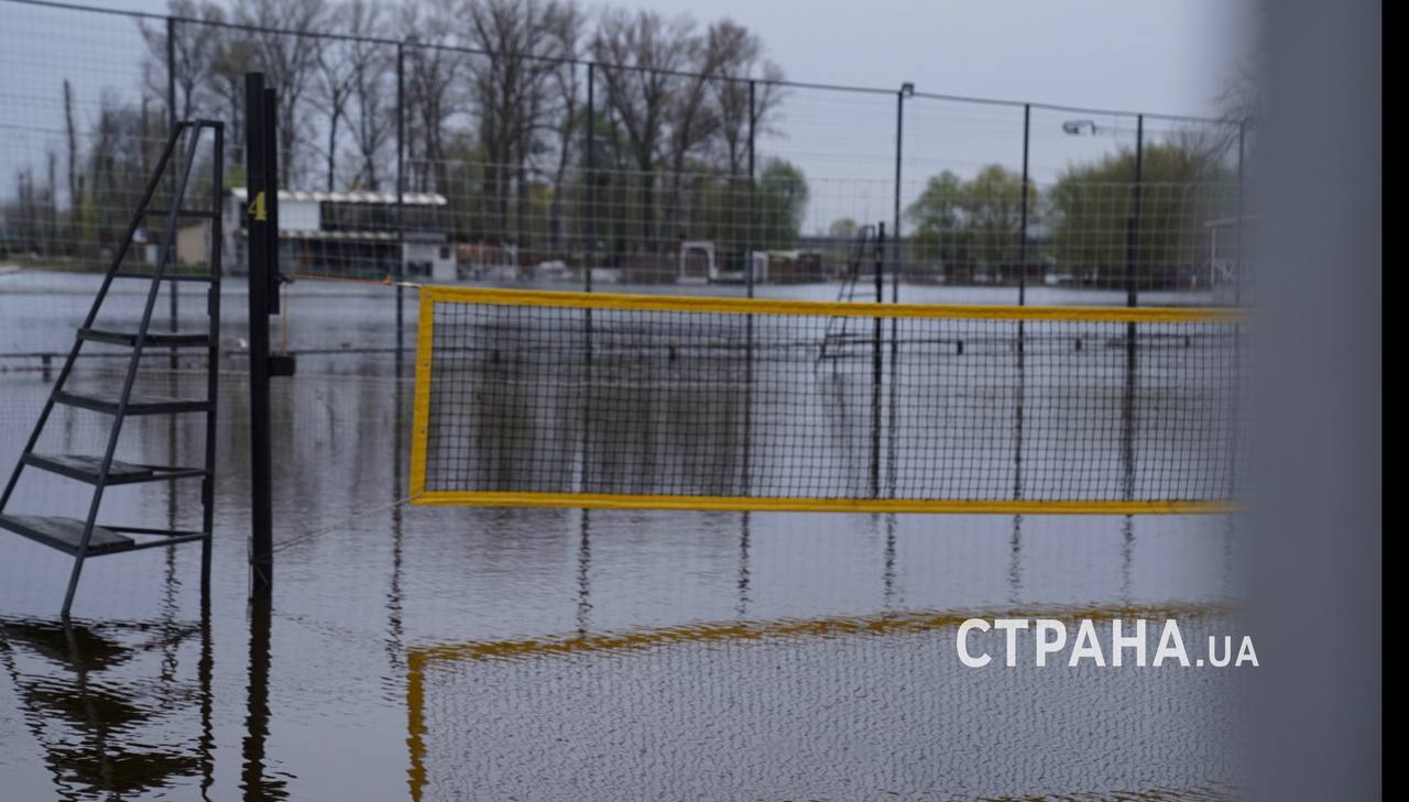 У Києві затопило Гідропарк