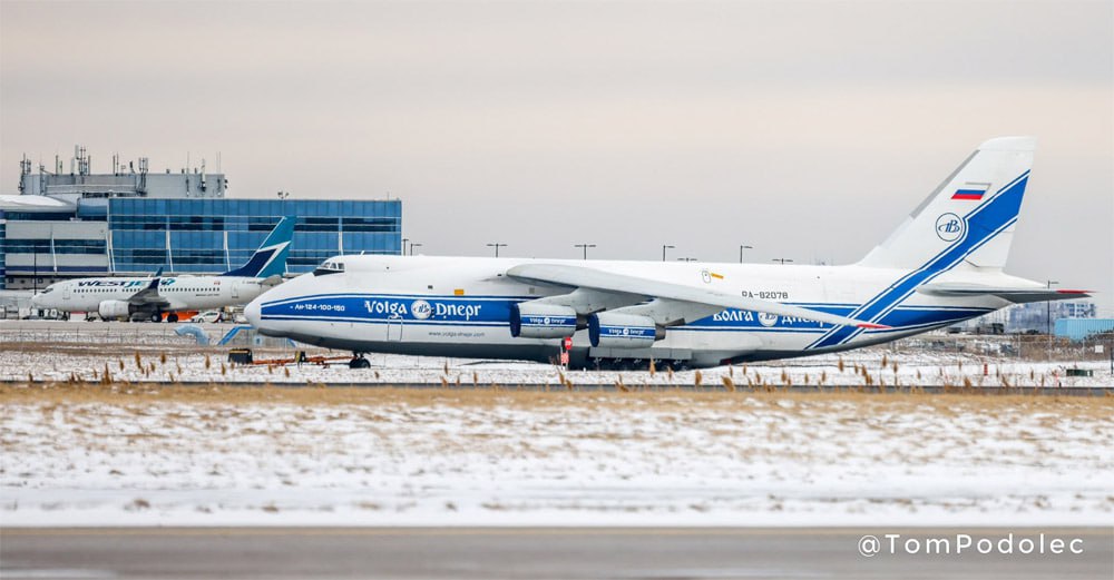 Канада передаст Украине конфискованный российский самолет