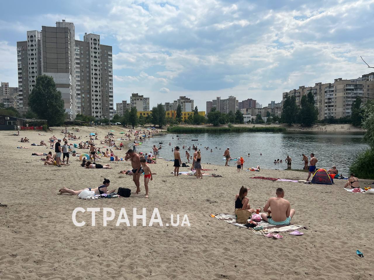 В Киеве купаются, несмотря на запрет