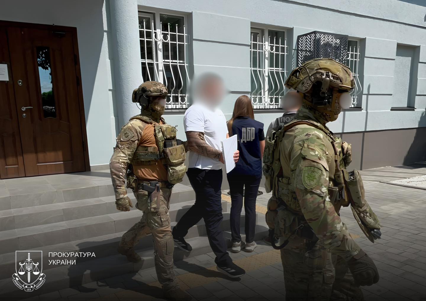Фото задержания служащего Ужгородского ТЦК. Источник &ndash; Прокуратура Украины